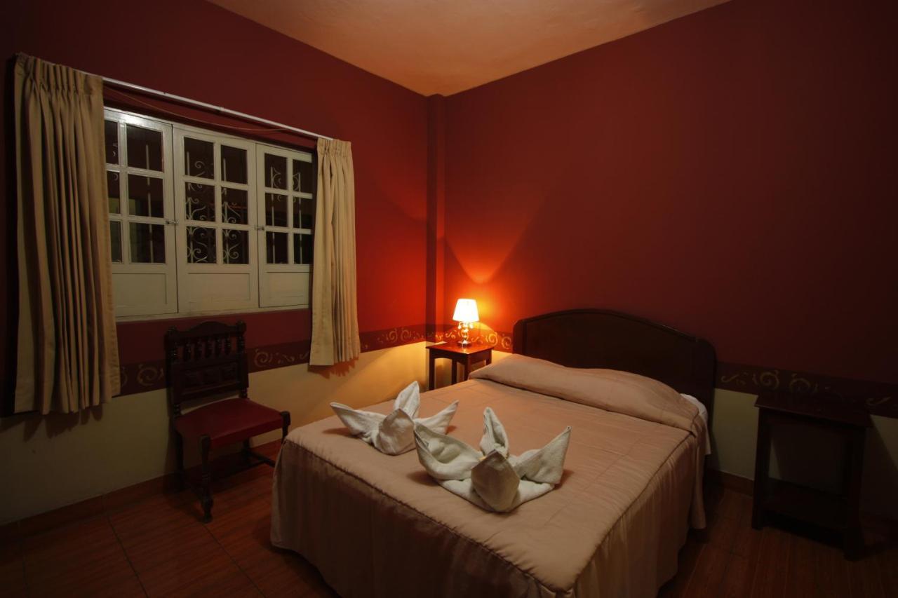 Hotel Colonial Трухільйо Екстер'єр фото