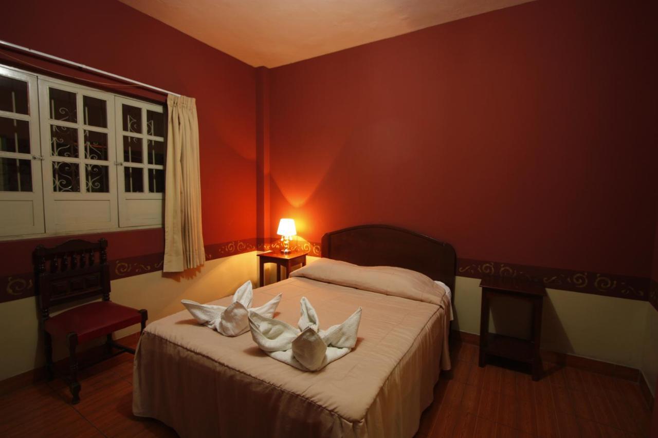Hotel Colonial Трухільйо Екстер'єр фото
