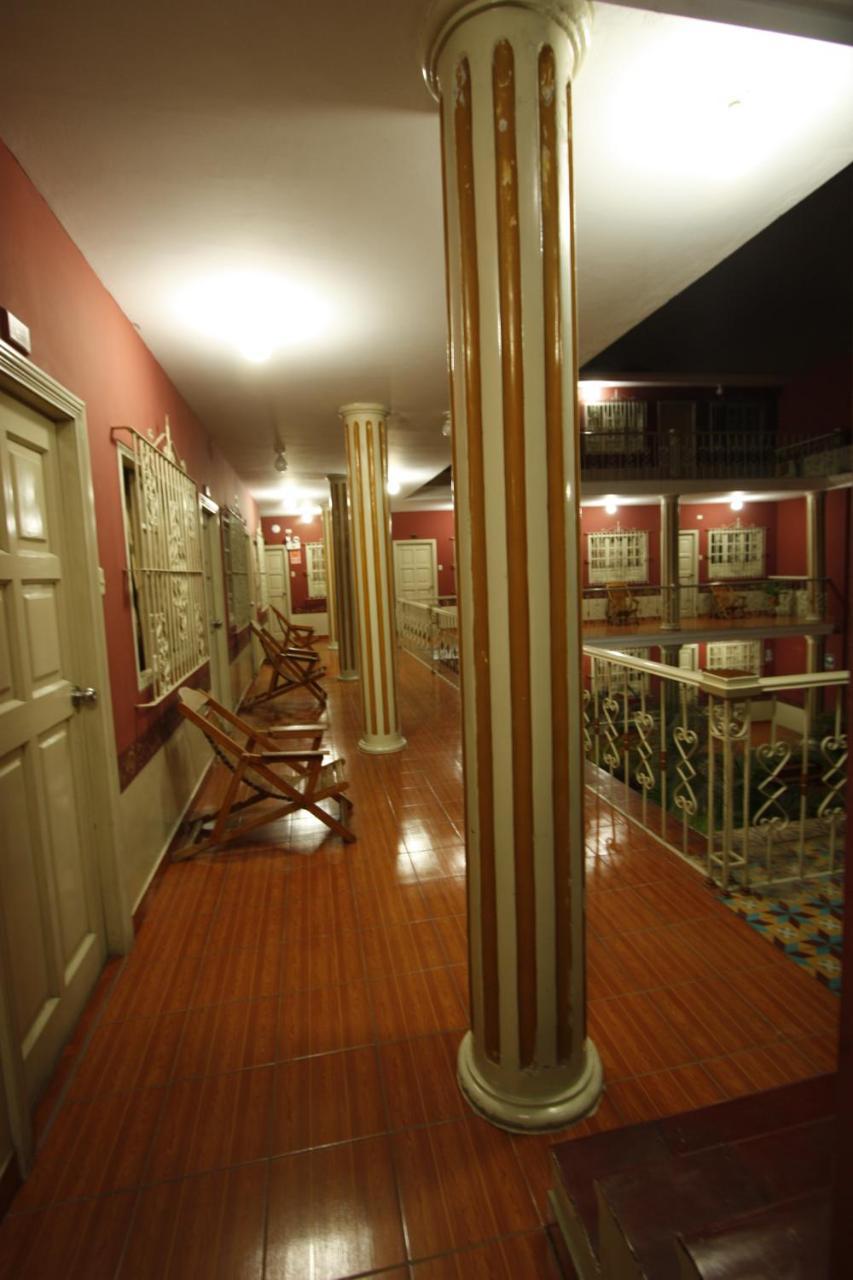 Hotel Colonial Трухільйо Екстер'єр фото