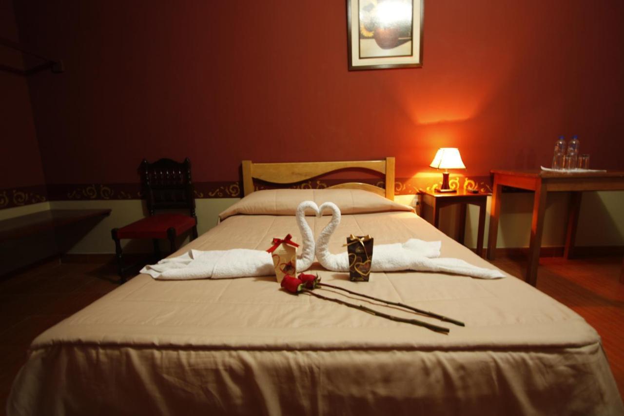 Hotel Colonial Трухільйо Екстер'єр фото