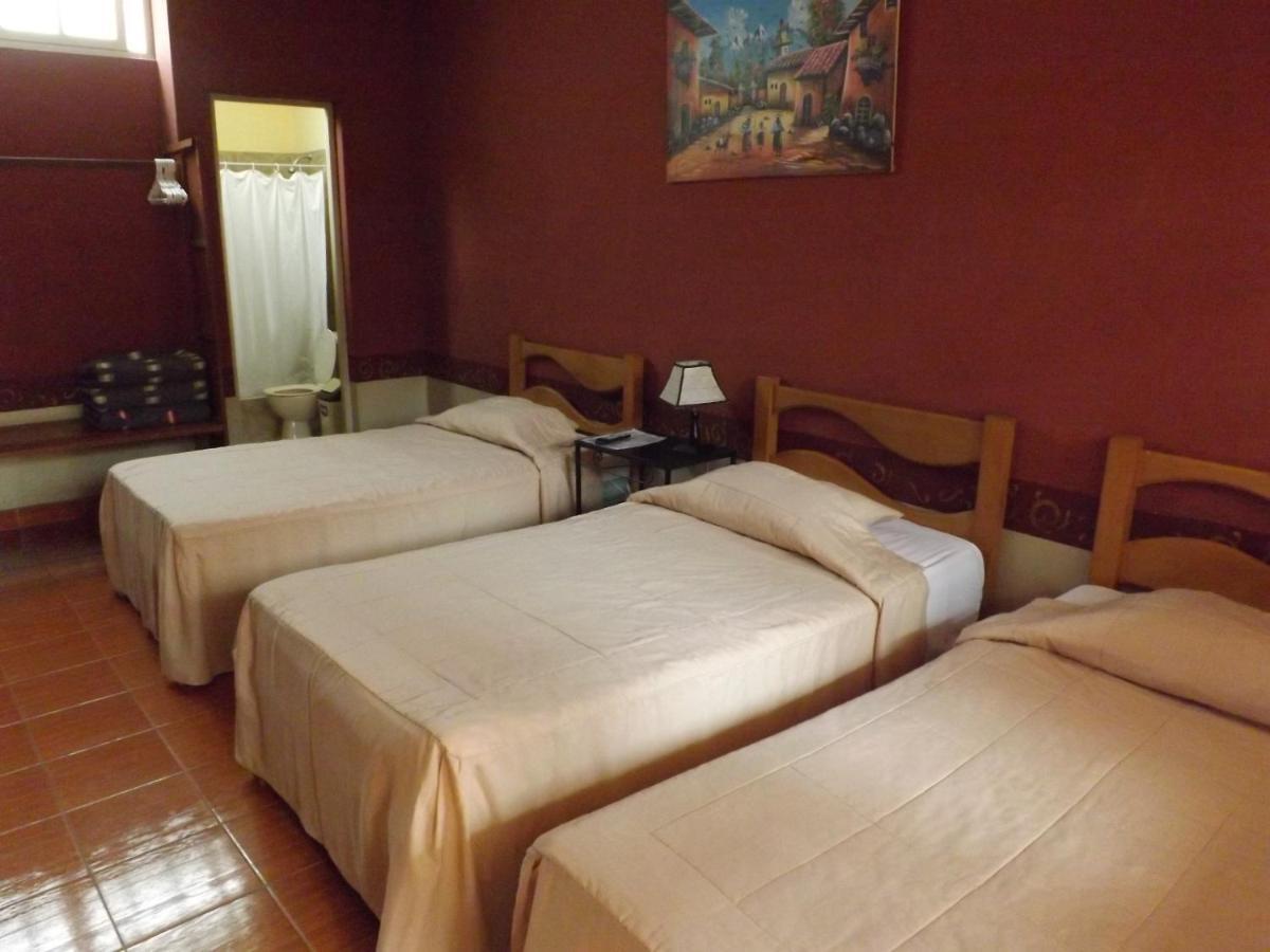 Hotel Colonial Трухільйо Екстер'єр фото